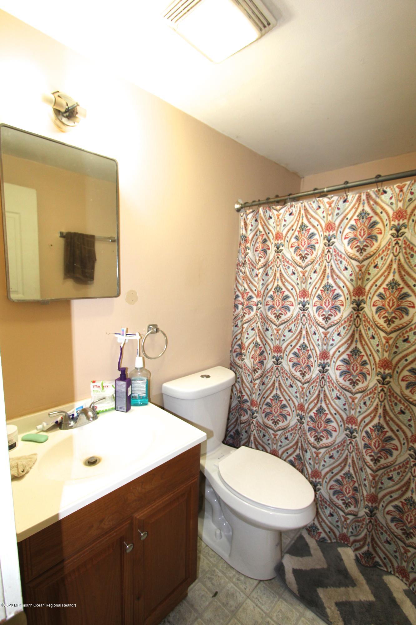8 Hawkin Road Cream Ridge, NJ 08514 - Photo 13 of 13 Bath