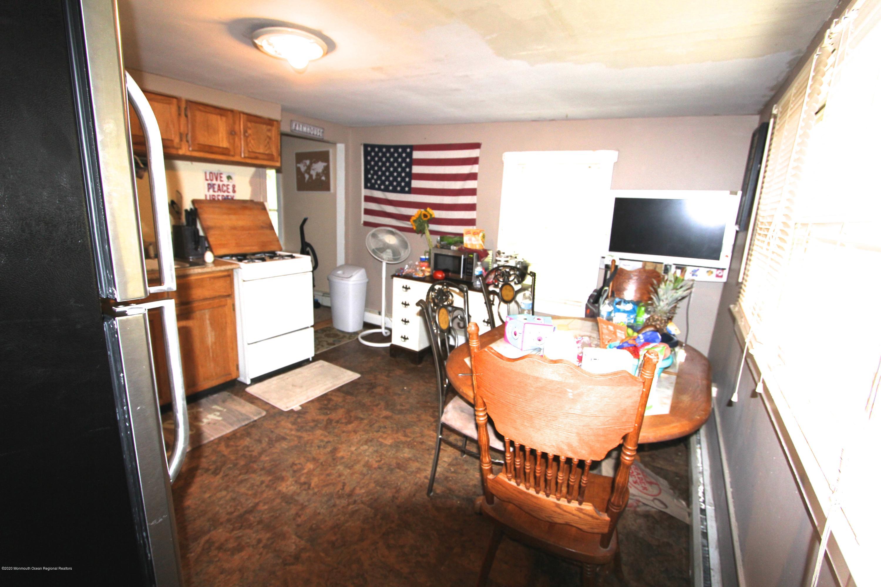 8 Hawkin Road Cream Ridge, NJ 08514 - Photo 5 of 13 Kitchen