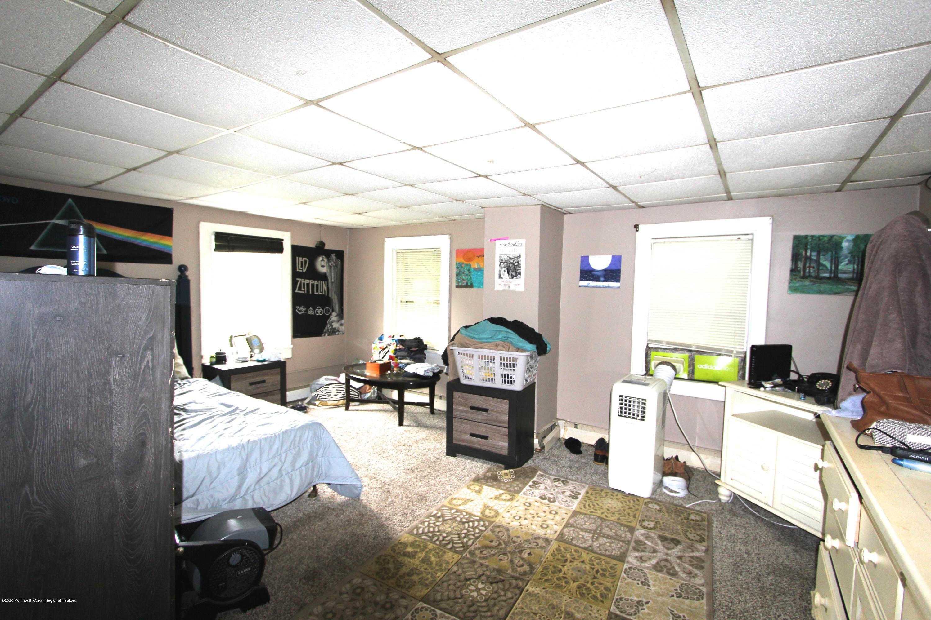 8 Hawkin Road Cream Ridge, NJ 08514 - Photo 10 of 13 Livingroom