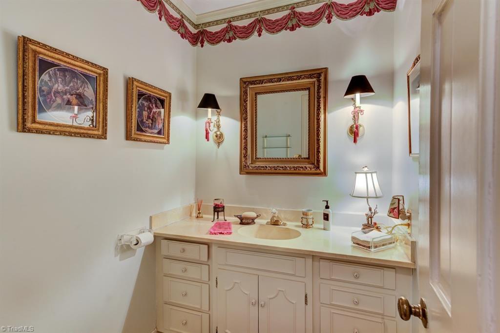 1415 Heathcliff Road High Point, NC 27262 - Photo 11 of 29 Elegantly designed half bath.