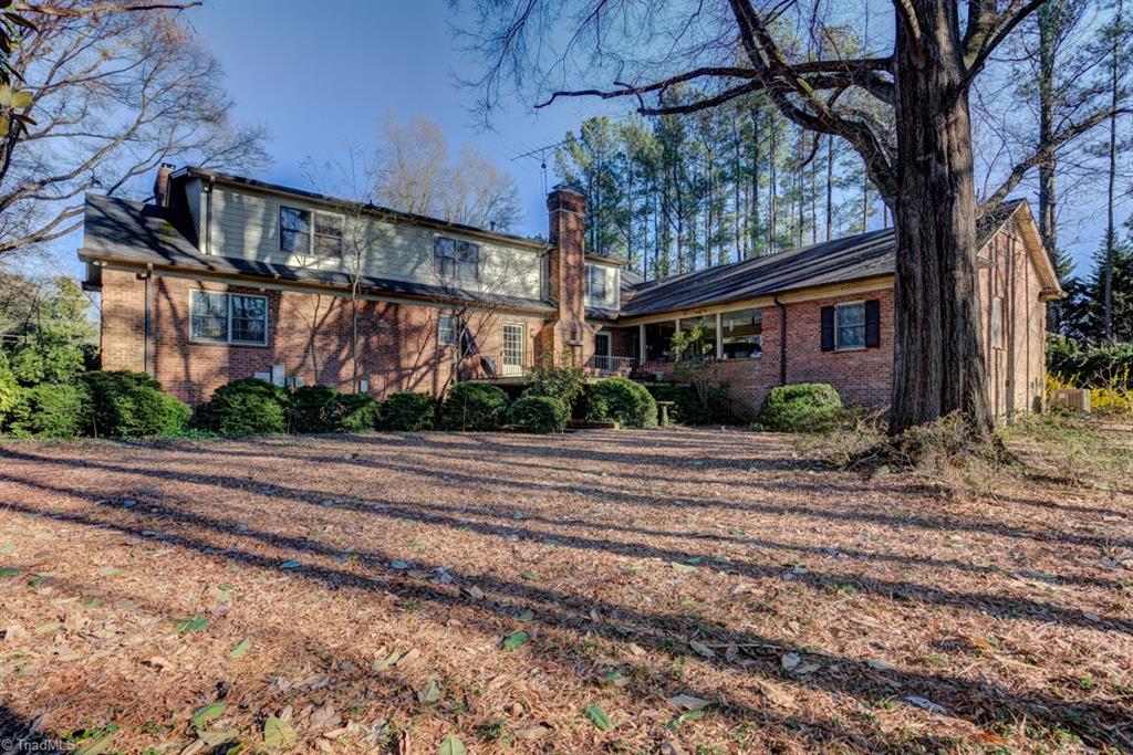 1415 Heathcliff Road High Point, NC 27262 - Photo 21 of 29 The detached 20'x24' Guest Quarters is seen in the far right side of this picture. That's an extra 480 sf not included in the total sf of the house.