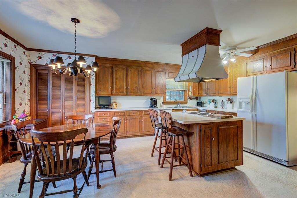 1415 Heathcliff Road High Point, NC 27262 - Photo 6 of 29 Gallery Image 6