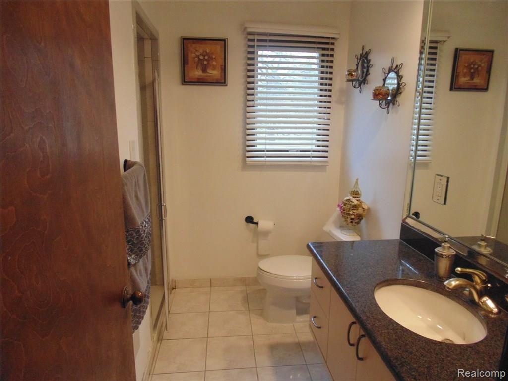 3909 Terrybrook Road West Bloomfield, MI 48322 - Photo 19 of 32 DSC03266.JPG