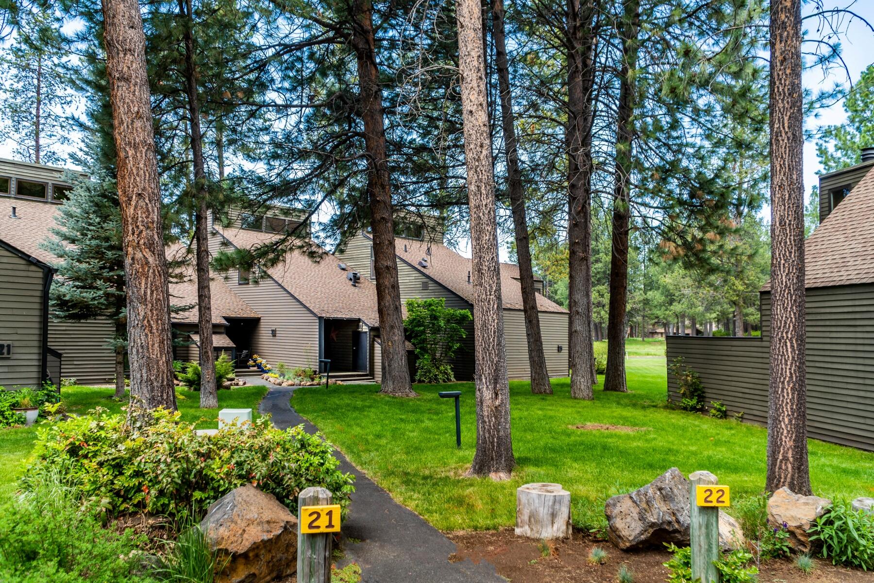 57313 Overlook Road, Unit 24 Sunriver, OR 97707 - Photo 25 of 38 batch_57313 Overlook Dr, Sunriver-28
