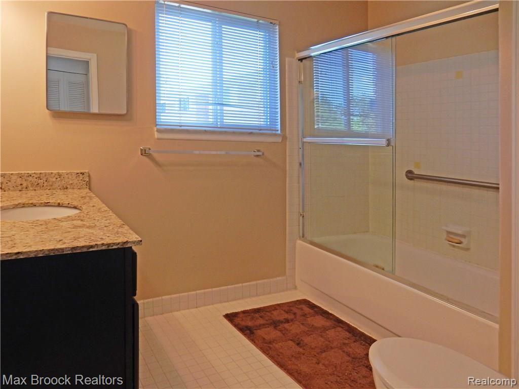 801 West Long Lake Road, Unit 1 Bloomfield Hills, MI 48302 - Photo 6 of 18