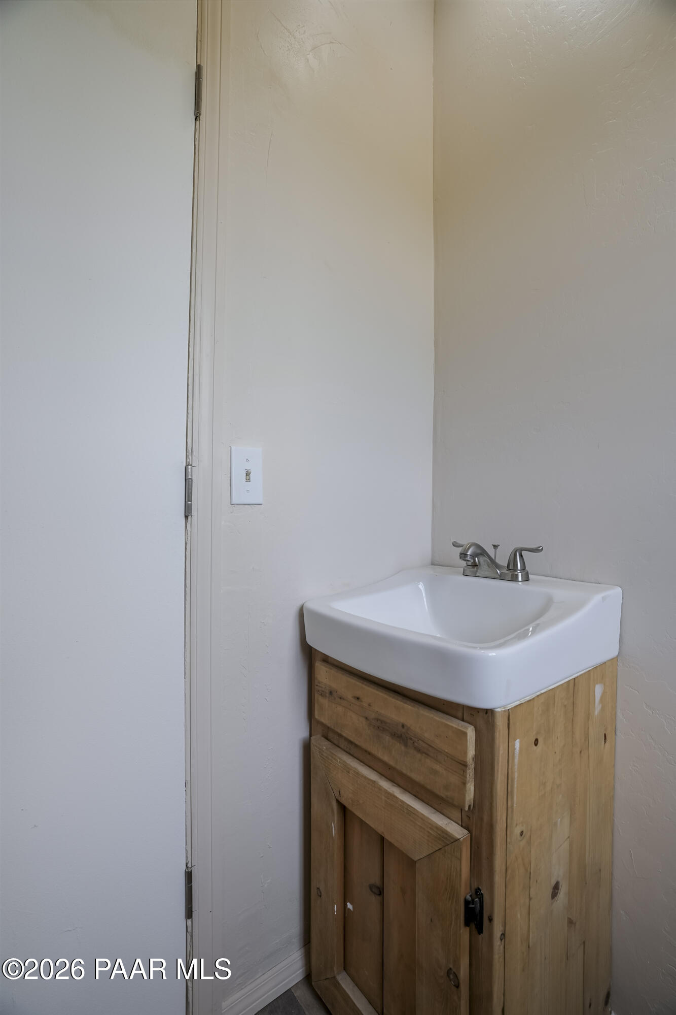 3980 West Rocky Road Paulden, AZ 86334 - Photo 43 of 73 Guest House Bathroom 1