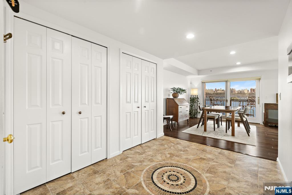404 Jefferson Court, Unit PH4 Edgewater, NJ 07020 - Photo 17 of 29