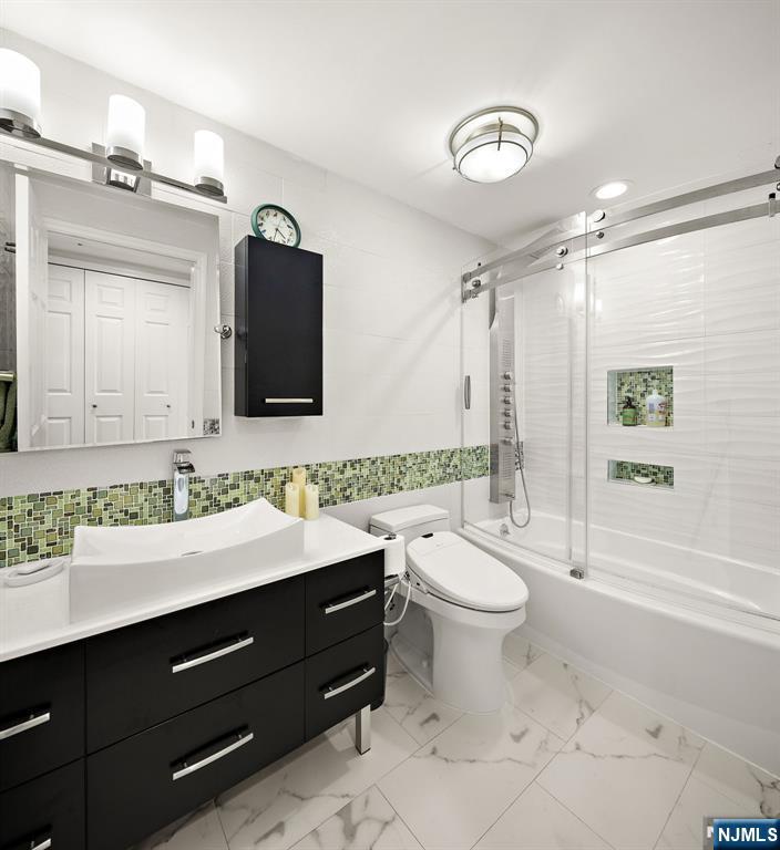 404 Jefferson Court, Unit PH4 Edgewater, NJ 07020 - Photo 23 of 29