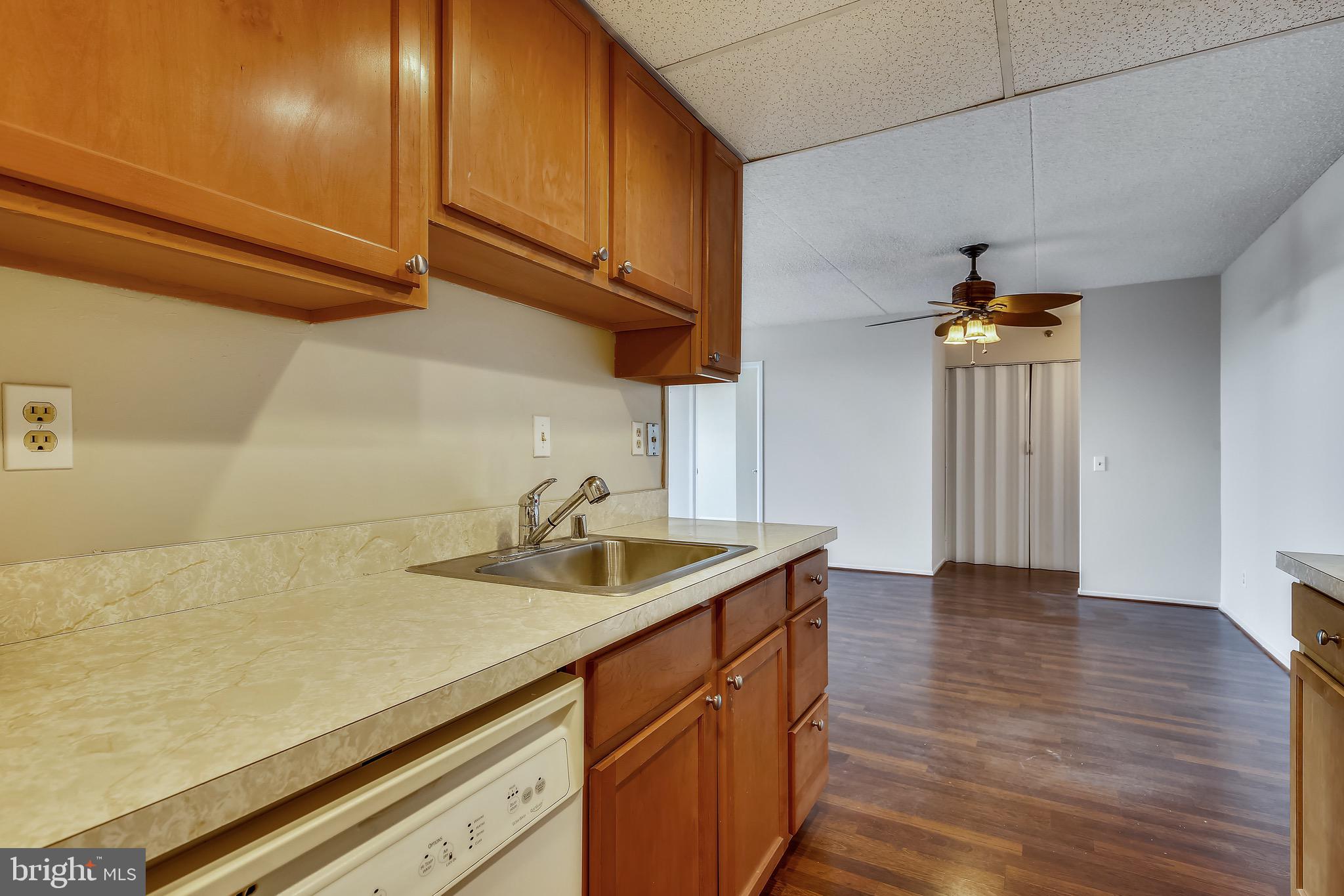 5911 Edsall Road, Unit 1111 Alexandria, VA 22304 - Photo 14 of 53
