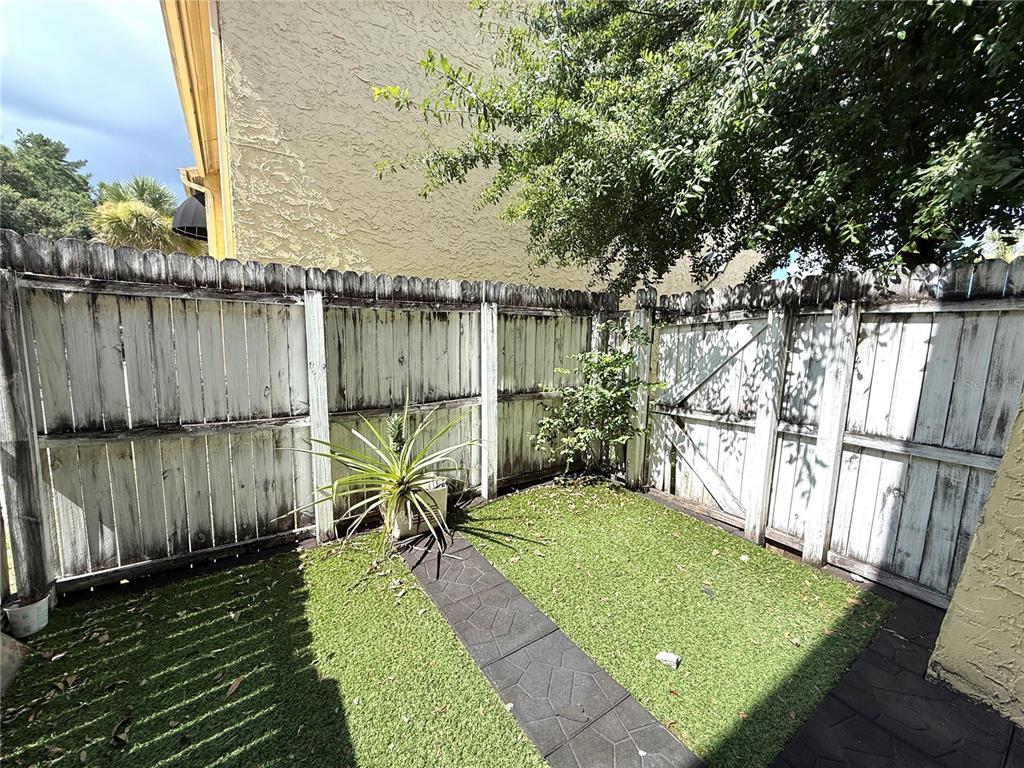 7573 Abonado Road Tampa, FL 33615 - Photo 11 of 28 Gallery Image 11