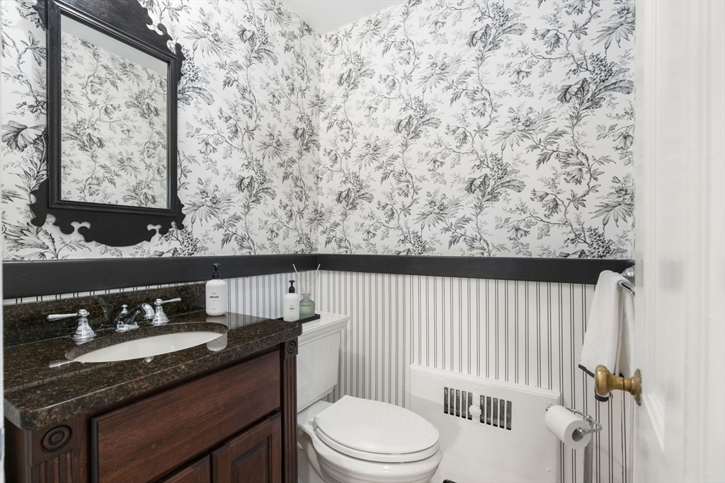 6 Glendale Road Needham, MA 02492 - Photo 18 of 37