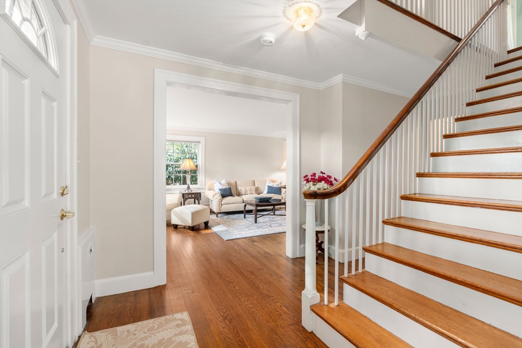 6 Glendale Road Needham, MA 02492 - Photo 4 of 37