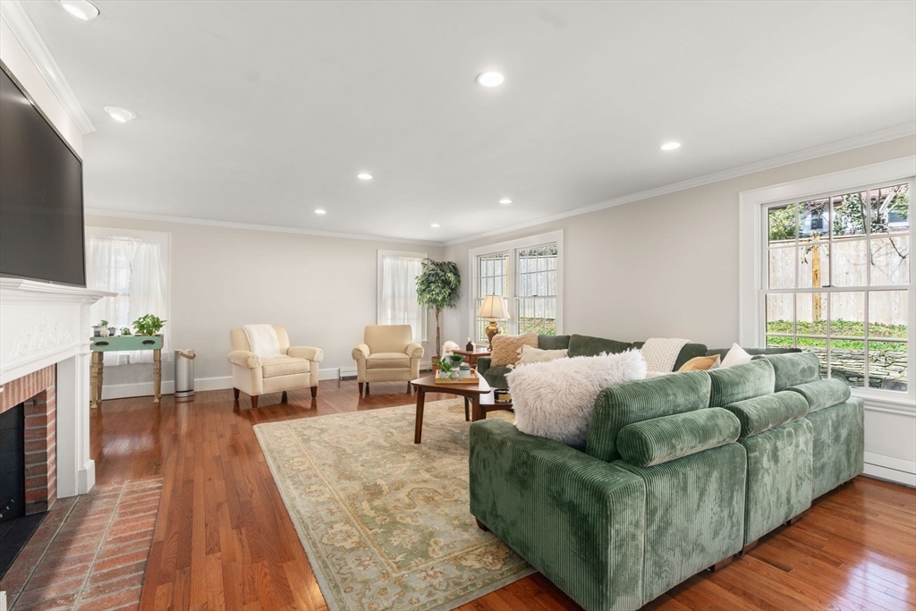 6 Glendale Road Needham, MA 02492 - Photo 10 of 37