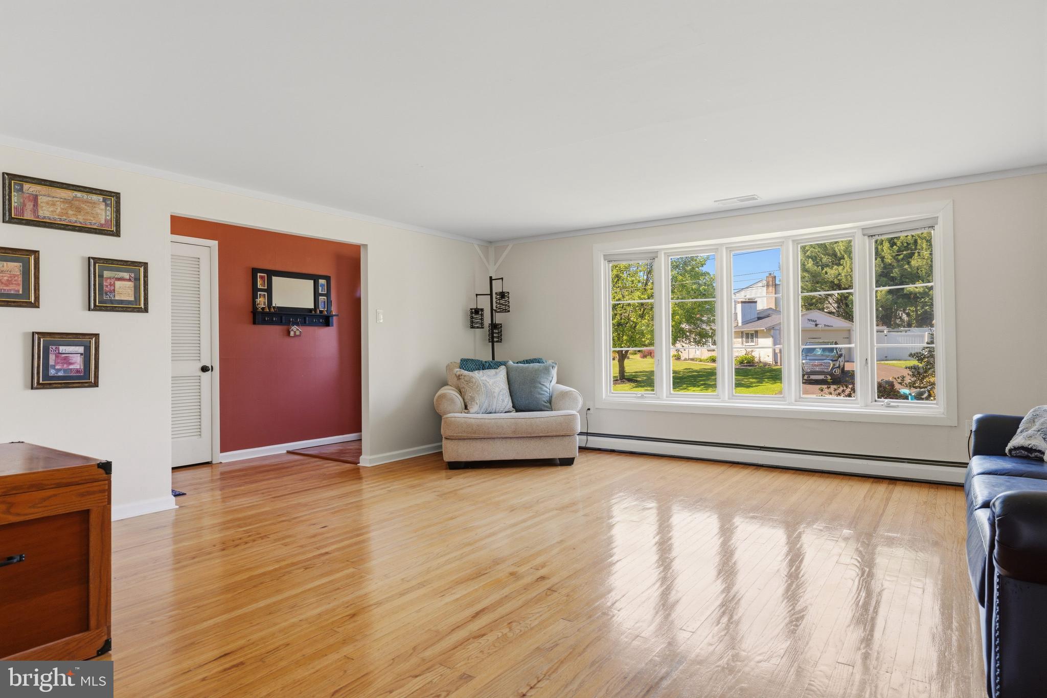 1519 Nevarc Road Warminster, PA 18974 - Photo 5 of 37 Living Room