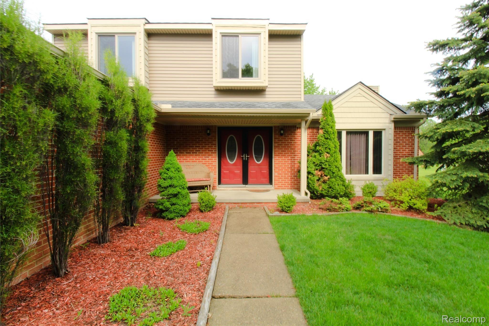734 Kentucky Drive Rochester, MI 48307 - Photo 3 of 55 CAC3F33B-4775-43A4-ACE5-991F03A0EB1B.jpeg