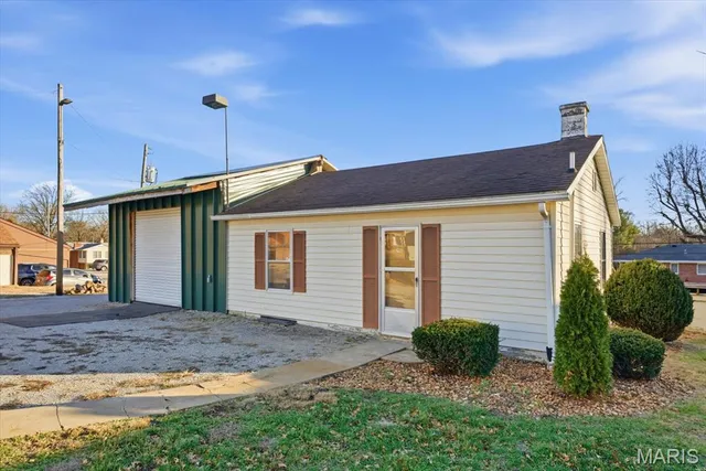 $199,900 | 3600 North Belt West, Belleville, IL 62226