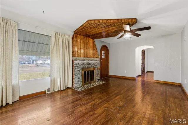 $199,900 | 3600 North Belt West, Belleville, IL 62226