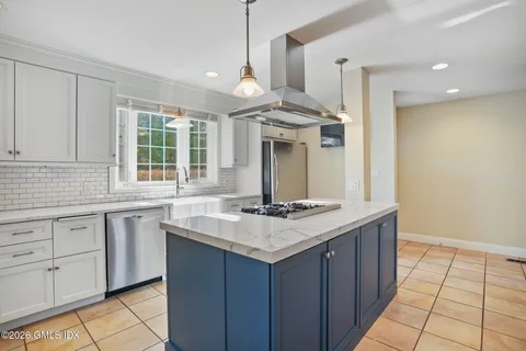 $895,000 | 24 Decatur Street, Unit 2, Cos Cob, CT 06807