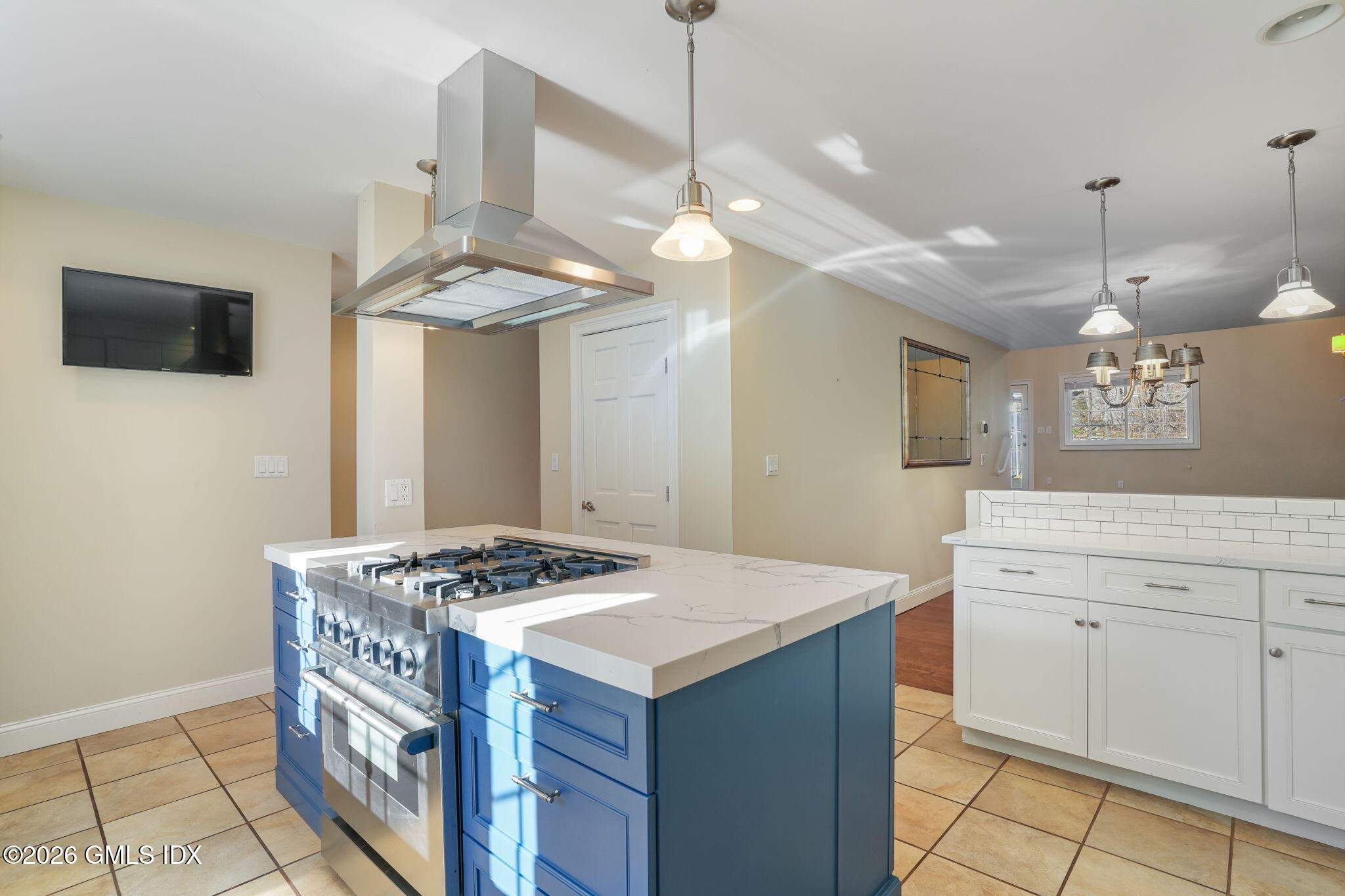 24 Decatur Street, Unit 2 Cos Cob, CT 06807 - Photo 5 of 26 6-web-or-mls-24-decatur-st-unit-2