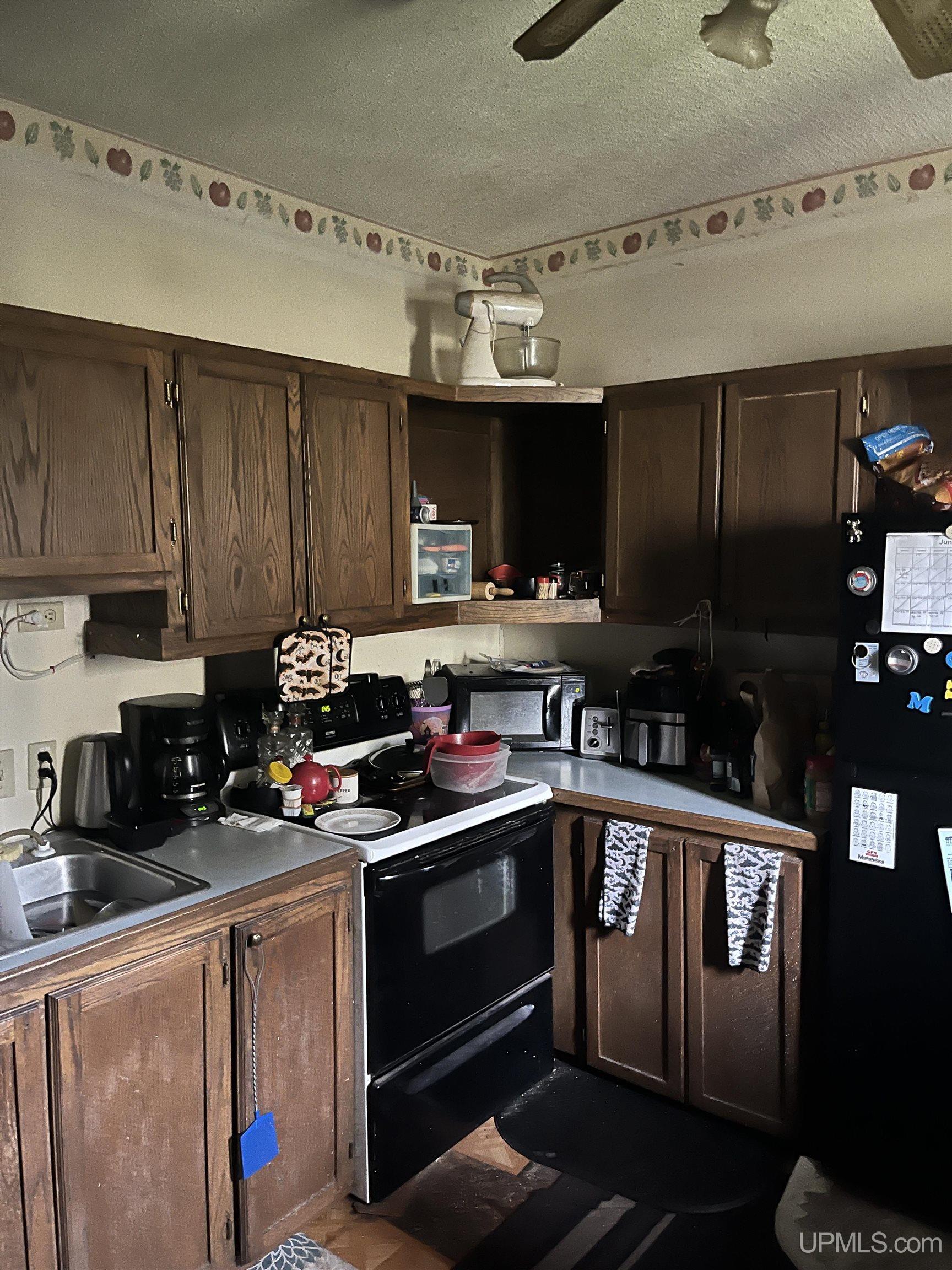 415 East High Street Ishpeming, MI 49849 - Photo 8 of 30