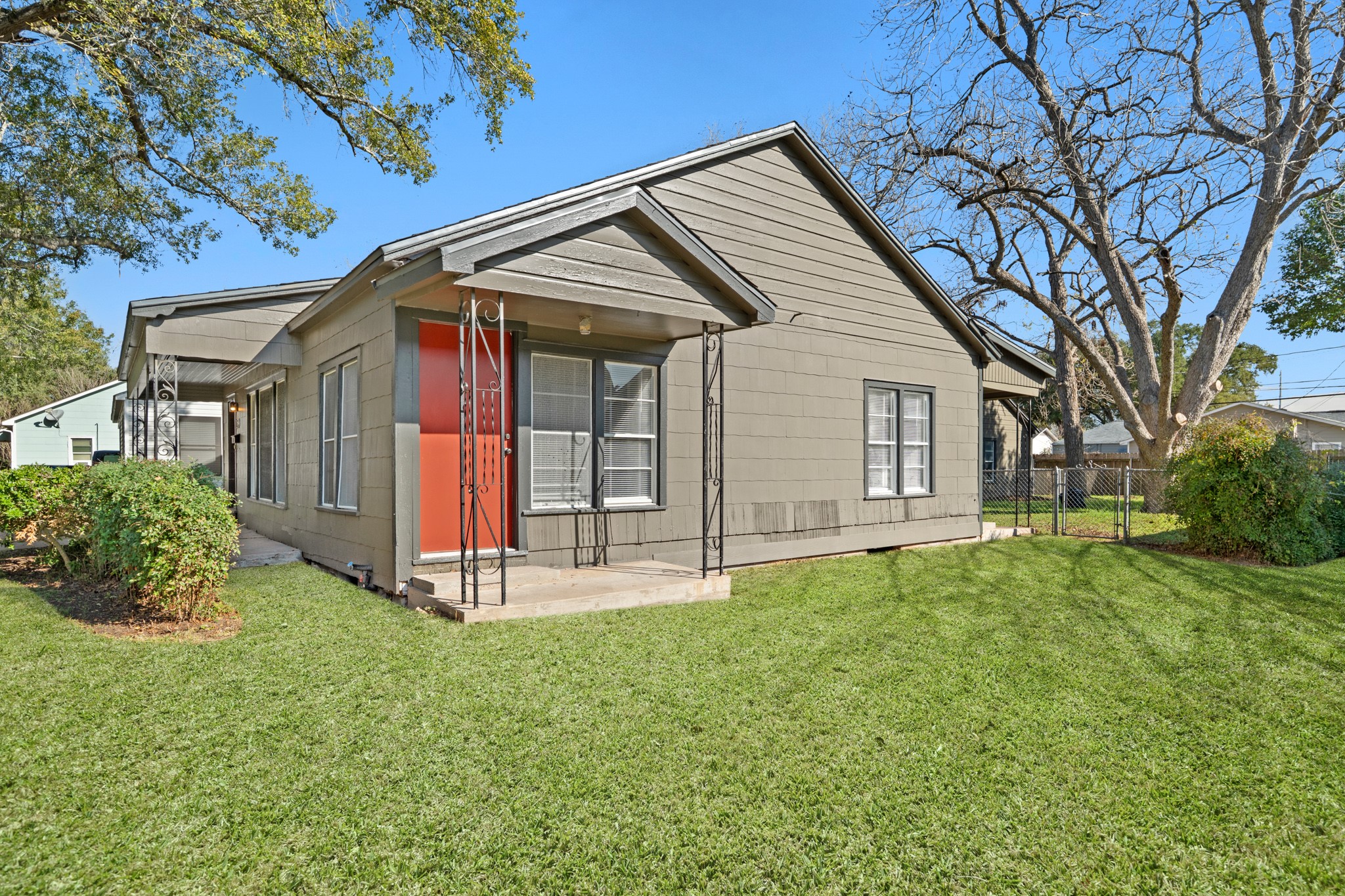 1509 Mulcahy Street Rosenberg, TX 77471 - Photo 25 of 41 a front view of a house with a yard