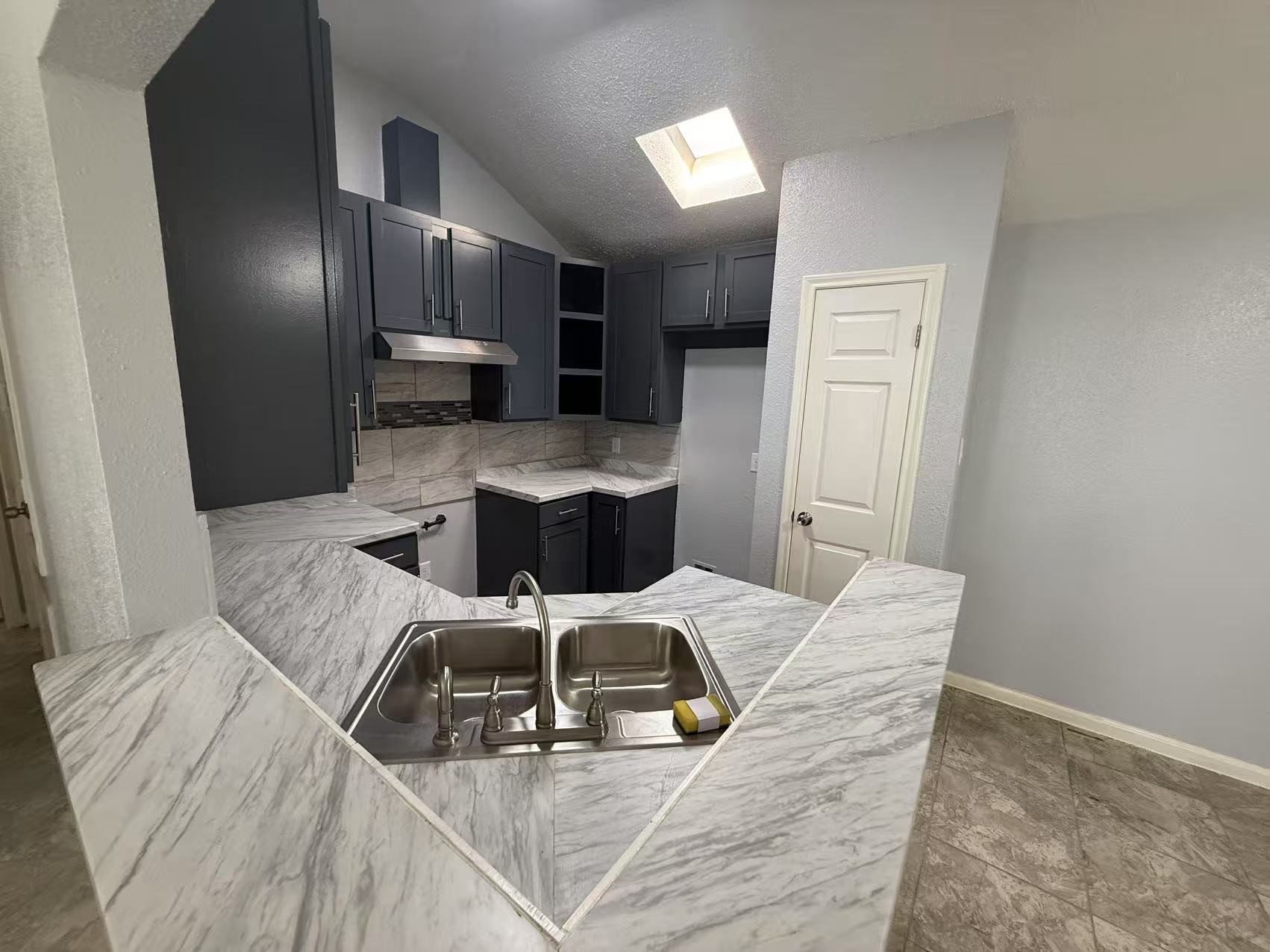 5719 Lycomb Drive Houston, TX 77053 - Photo 8 of 24 a living room with furniture