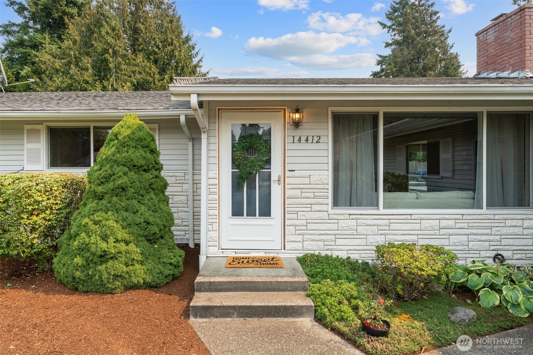 14412 143rd Place Southeast Renton, WA 98059 - Photo 2 of 40 Gallery Image 2