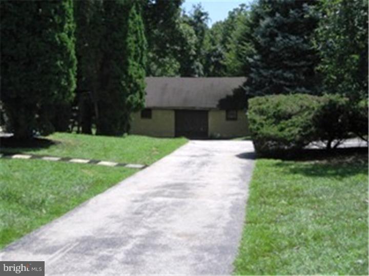 216 Lapp Road Malvern, PA 19355 - Photo 2 of 7 Garage