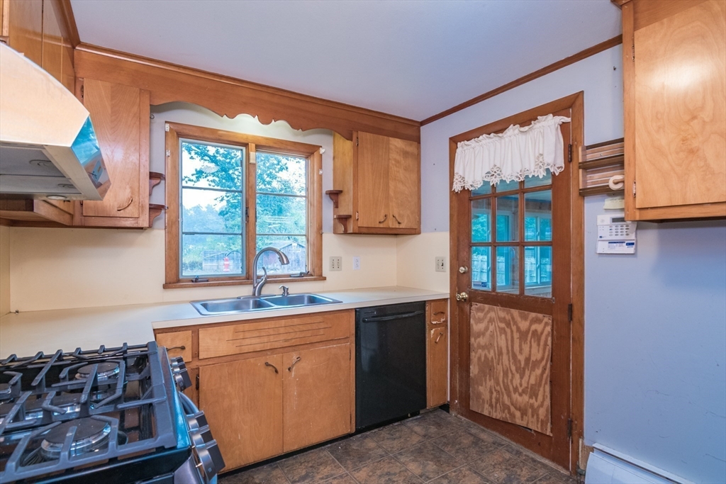 79 Burnham Road Greenfield, MA 01301 - Photo 7 of 27 Gallery Image 7