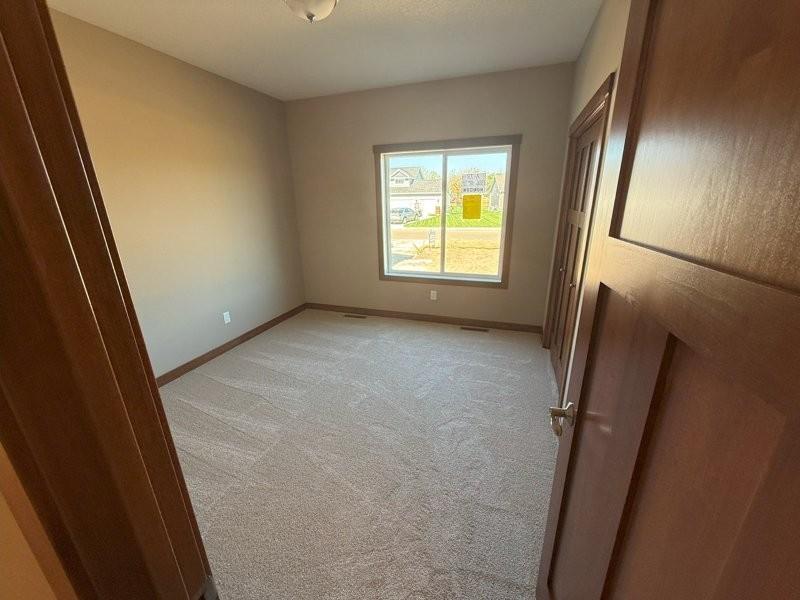 1306 18th Street Northeast Austin, MN 55912 - Photo 9 of 13