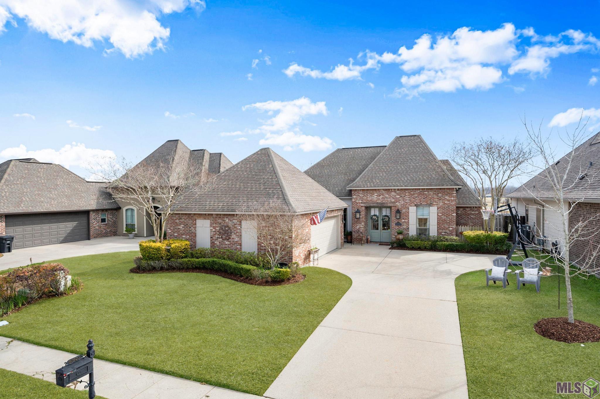 10920 Hillpark Avenue Baton Rouge, LA 70810 - Photo 2 of 21