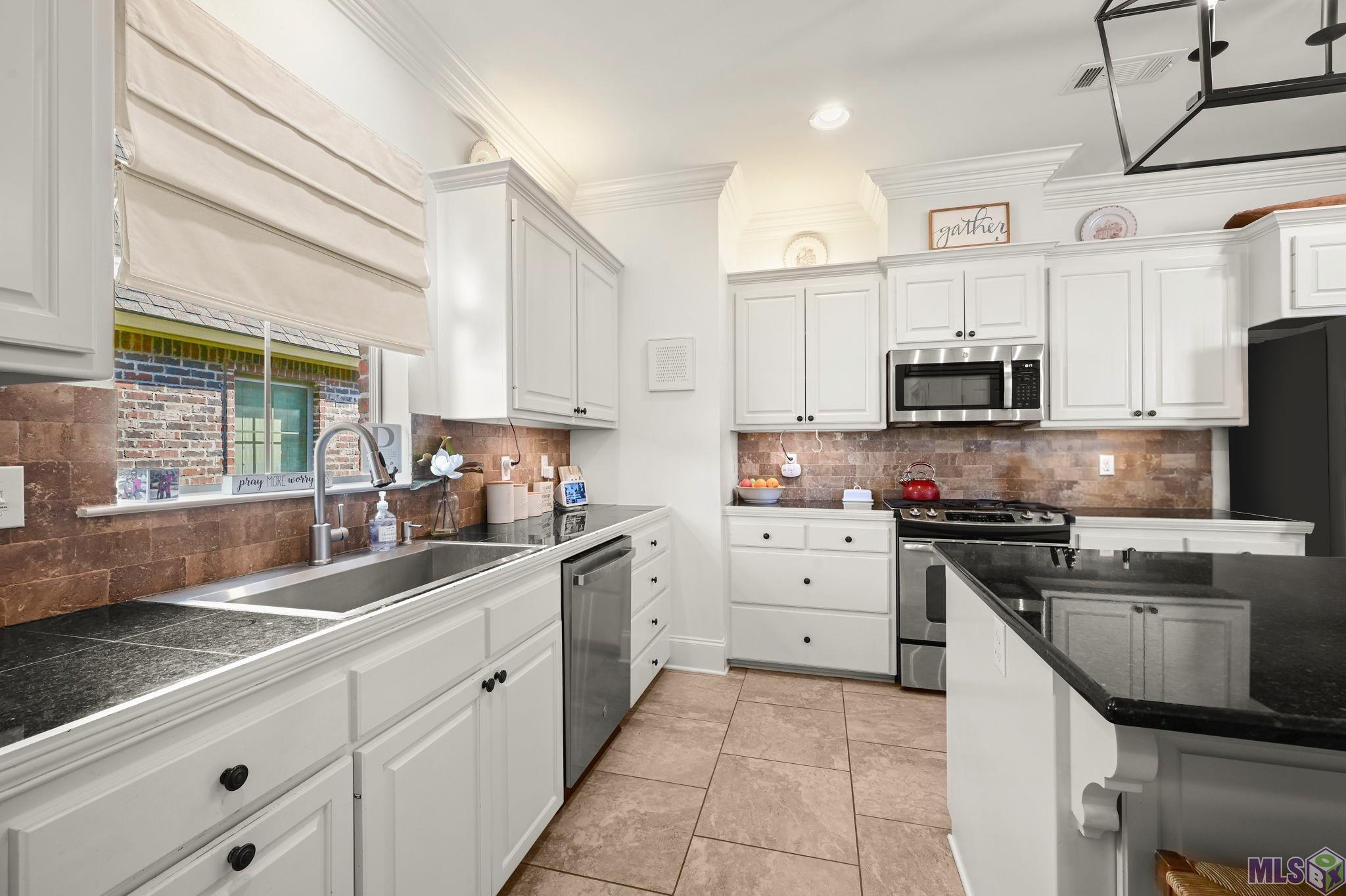 10920 Hillpark Avenue Baton Rouge, LA 70810 - Photo 9 of 21