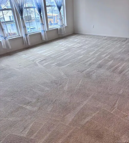 $559,000 | 816 Narragansett Villas Drive, Unit 816, Lindenhurst, NY 11757