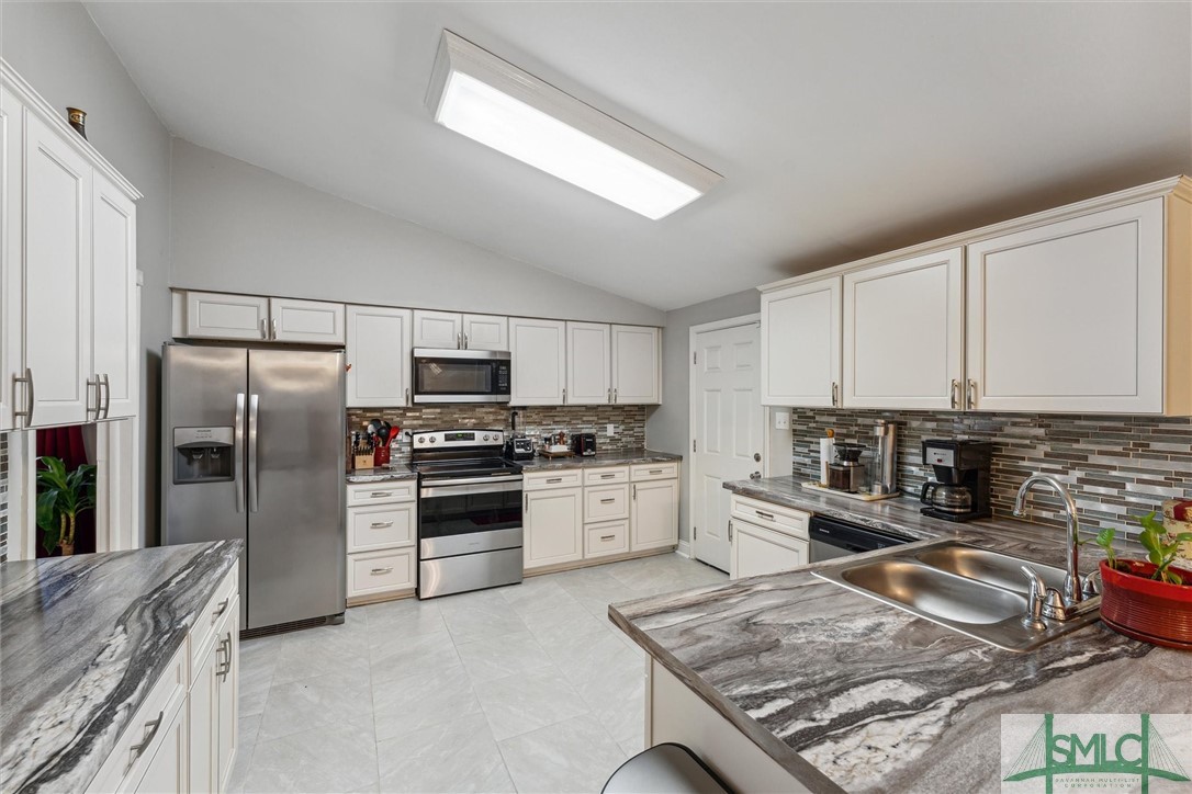 642 Northbrook Road Savannah, GA 31419 - Photo 15 of 45