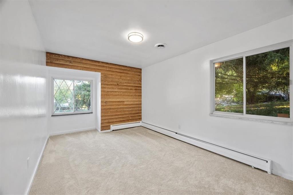 233 Sunset Drive Pittsburgh, PA 15235 - Photo 29 of 48 an empty room with windows