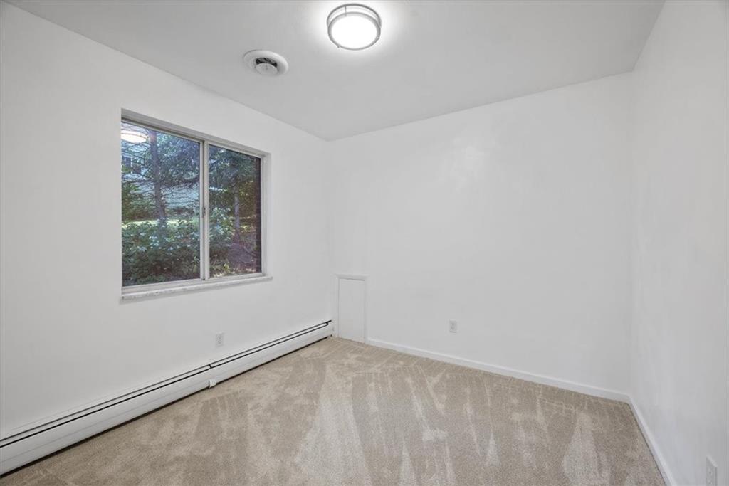 233 Sunset Drive Pittsburgh, PA 15235 - Photo 32 of 48 an empty room with a window