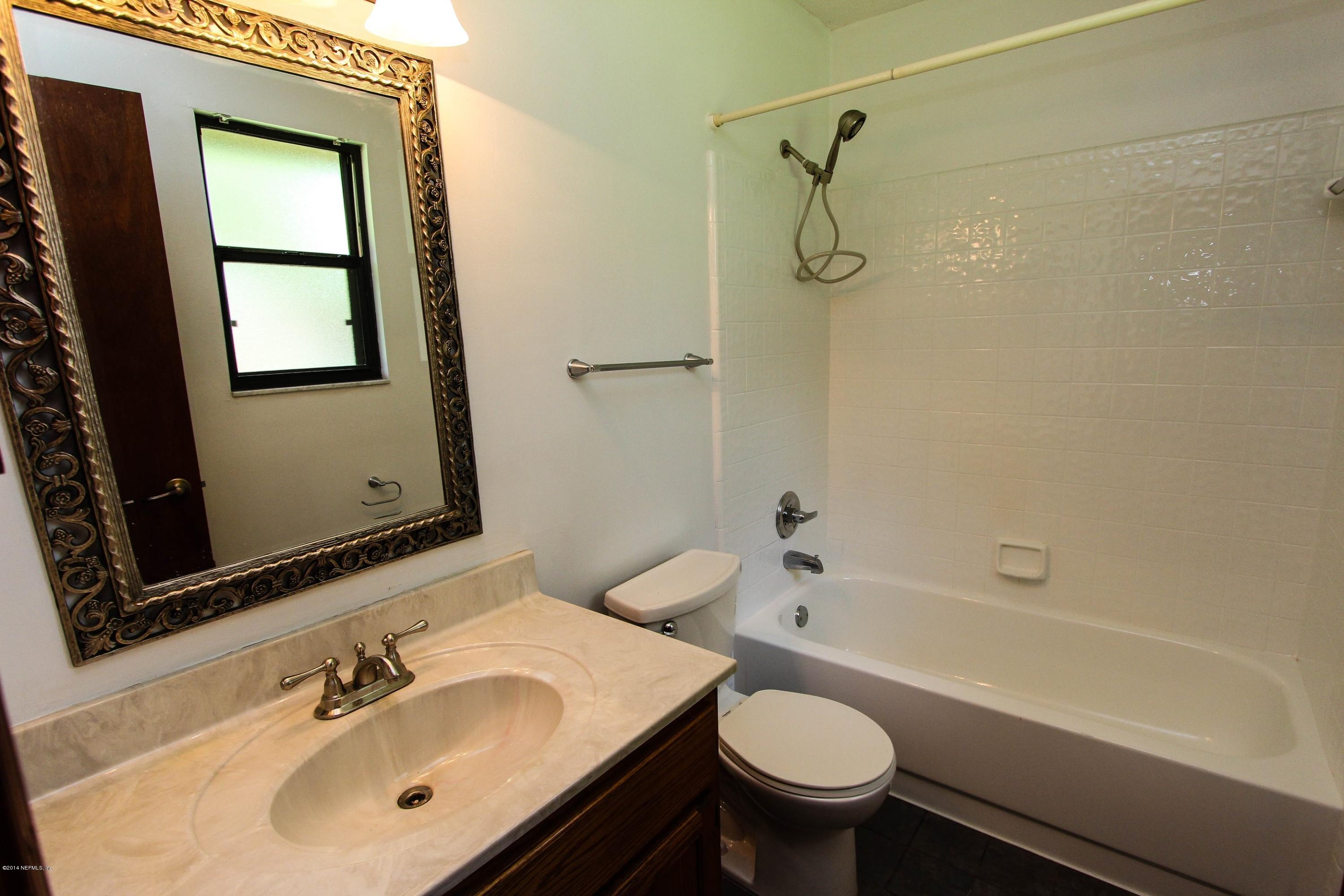 4533 Chipmunk Road Middleburg, FL 32068 - Photo 13 of 31 Master Bath