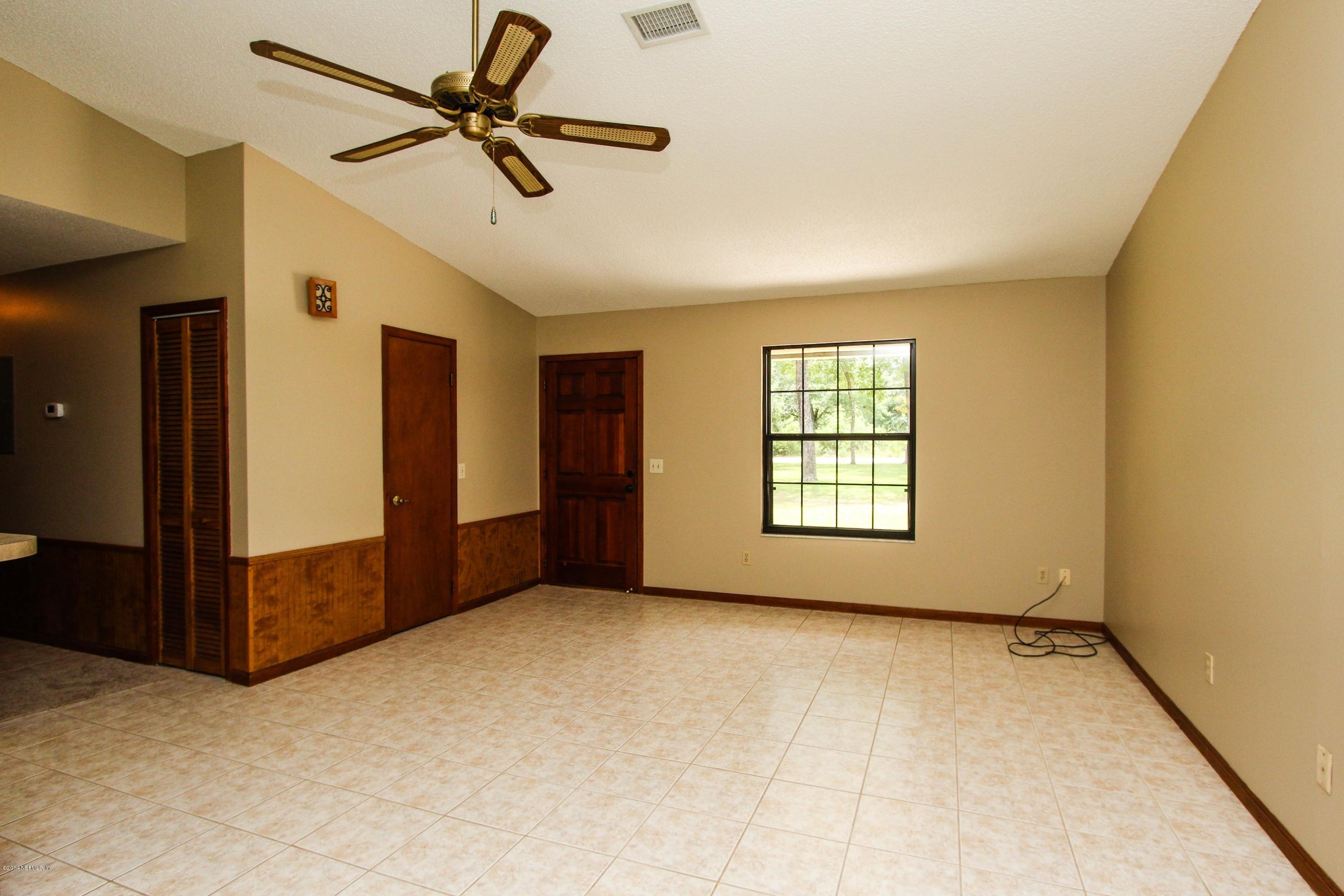 4533 Chipmunk Road Middleburg, FL 32068 - Photo 4 of 31 Living Room