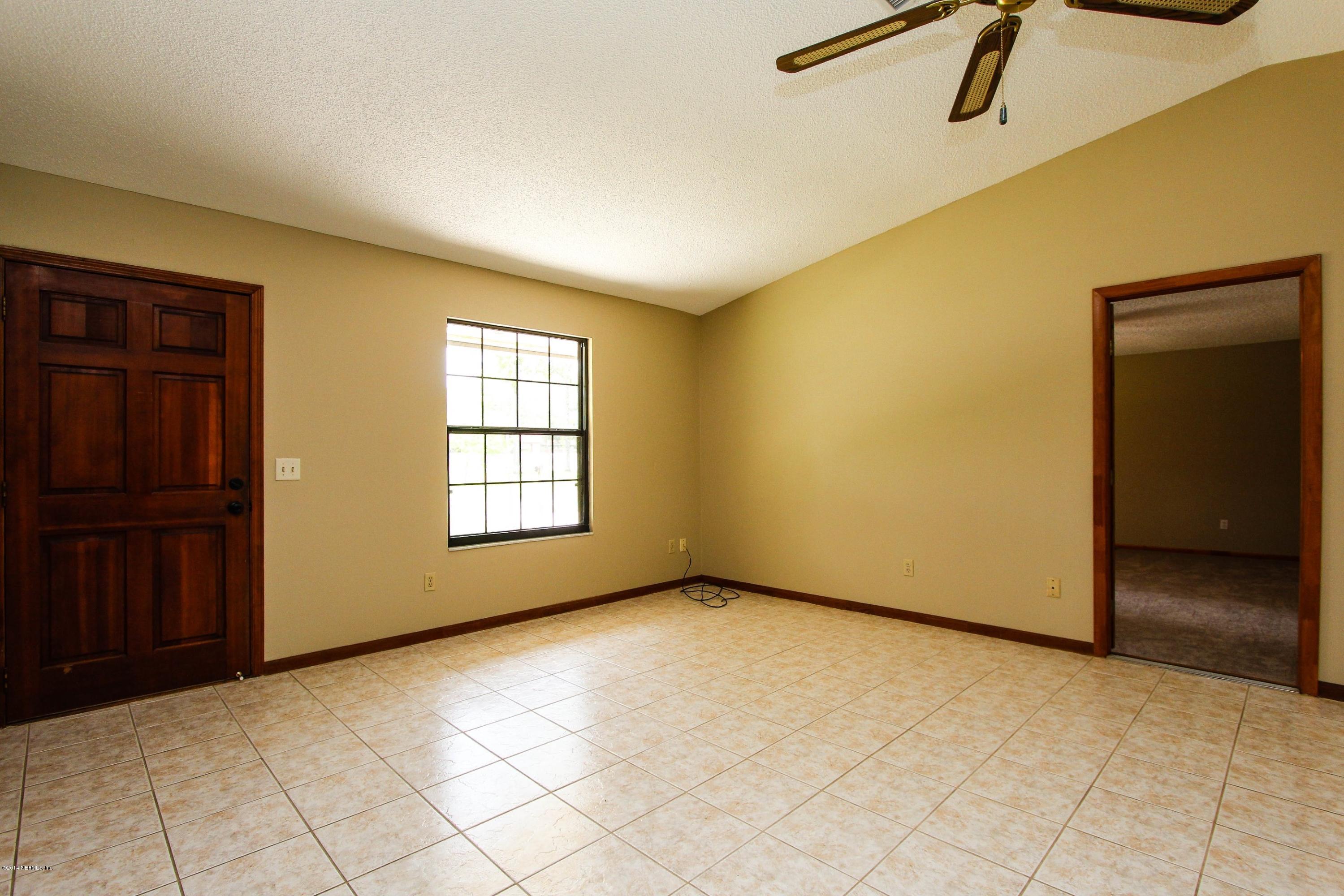 4533 Chipmunk Road Middleburg, FL 32068 - Photo 5 of 31 Living Room View 2