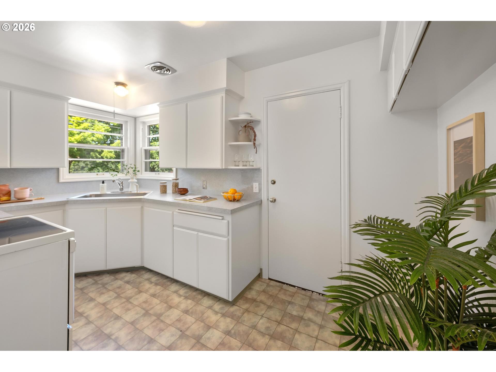 3814 Northeast Simpson Street Portland, OR 97211 - Photo 10 of 32