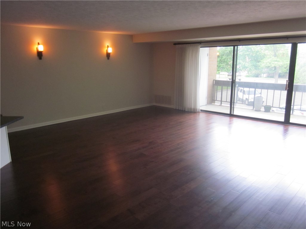 22555 Center Ridge Road, Unit 201 Rocky River, OH 44116 - Photo 9 of 31