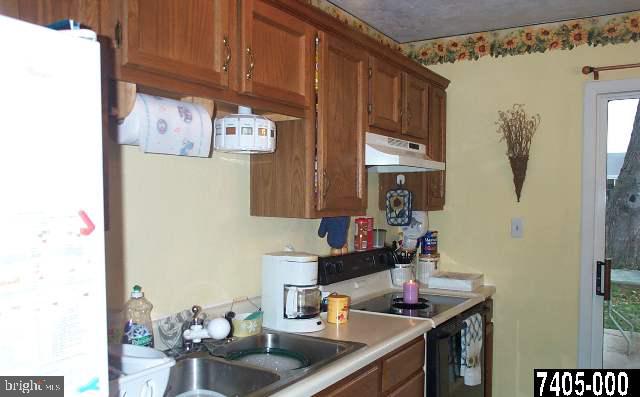 1511 Fireside Road York, PA 17404 - Photo 4 of 9