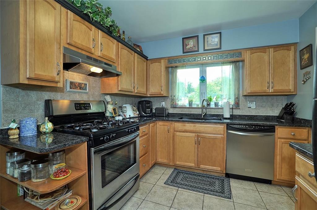 2506 Collins Road Pittsburgh, PA 15235 - Photo 12 of 23 Gallery Image 12