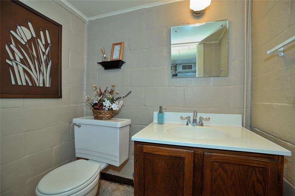 2506 Collins Road Pittsburgh, PA 15235 - Photo 22 of 23 Gallery Image 22