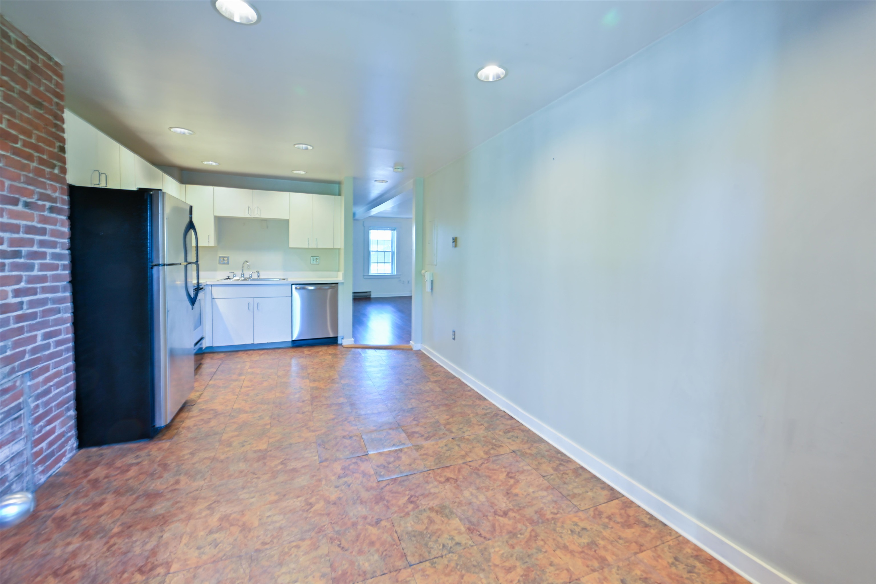 139 West Merrimack Street, Unit 3 Manchester, NH 03101 - Photo 25 of 32