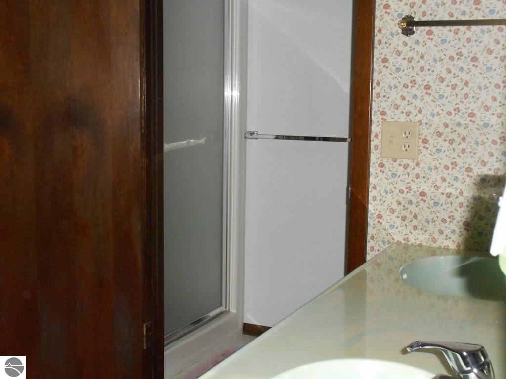 1873 Scully Road Mount Pleasant, MI 48858 - Photo 16 of 23 1789556-15.JPG