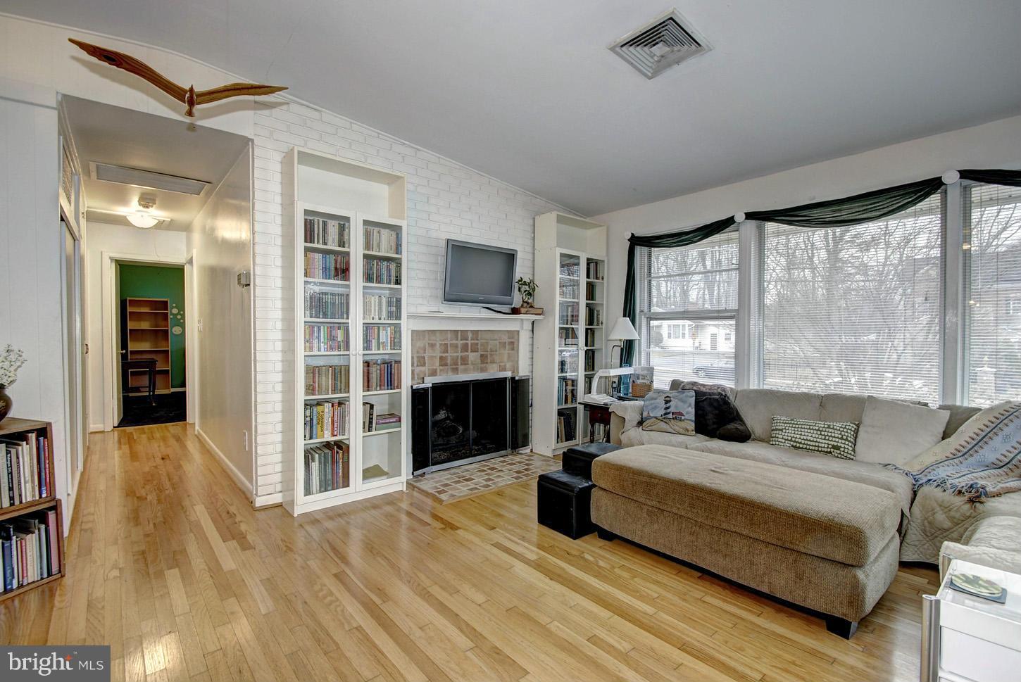 3151 Graham Road Falls Church, VA 22042 - Photo 7 of 29 Living Room