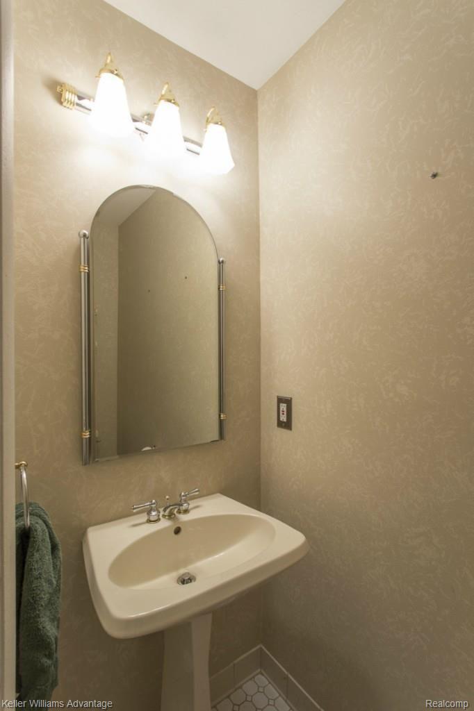 24291 Jamestowne Road Novi, MI 48375 - Photo 38 of 54 46-Jamestowne_24291.jpg
