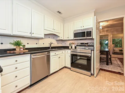 $440,000 | 7417 Red Oak Lane, Charlotte, NC 28226