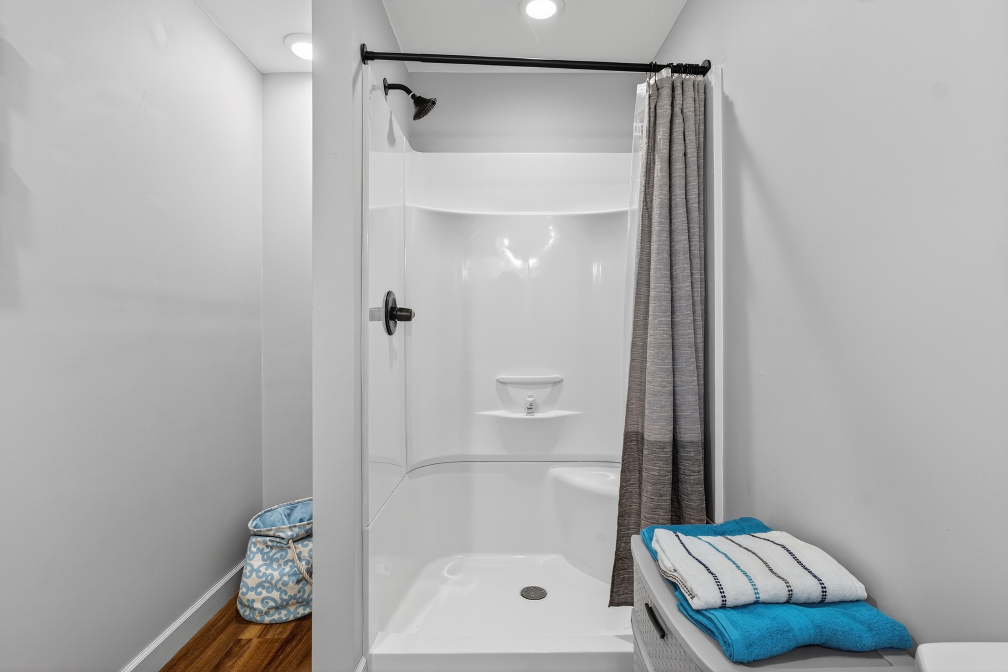 86 L Mitchell Road Kelso, TN 37348 - Photo 34 of 49 a bathroom with a shower